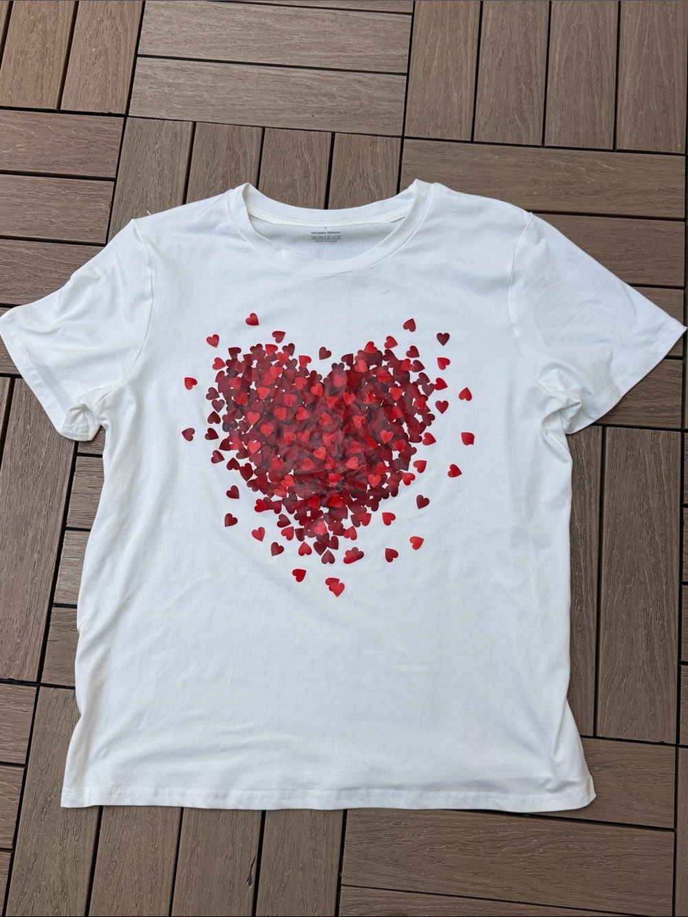 JINQILU white tee with heart print